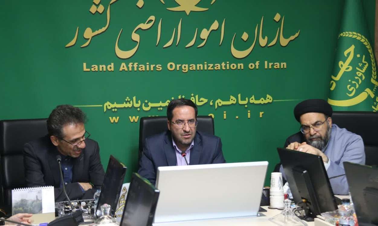 مردم زمین را منبع تولید بدانند، نه کالای سرمایه‌ای