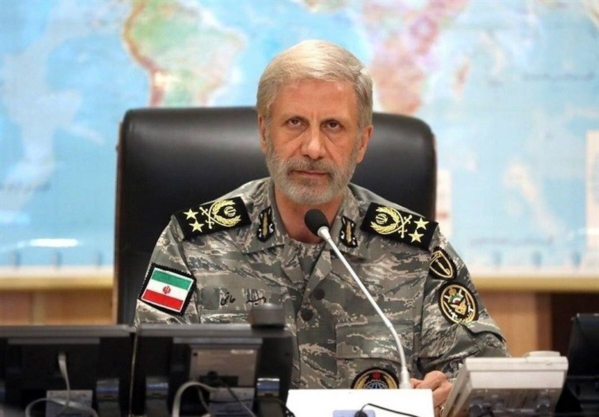 تهران- حامیان دولت- فرمانده کل ارتش: رئیس‌جمهور صدای صلابت ملت مبعوث و شجاع ایران بود