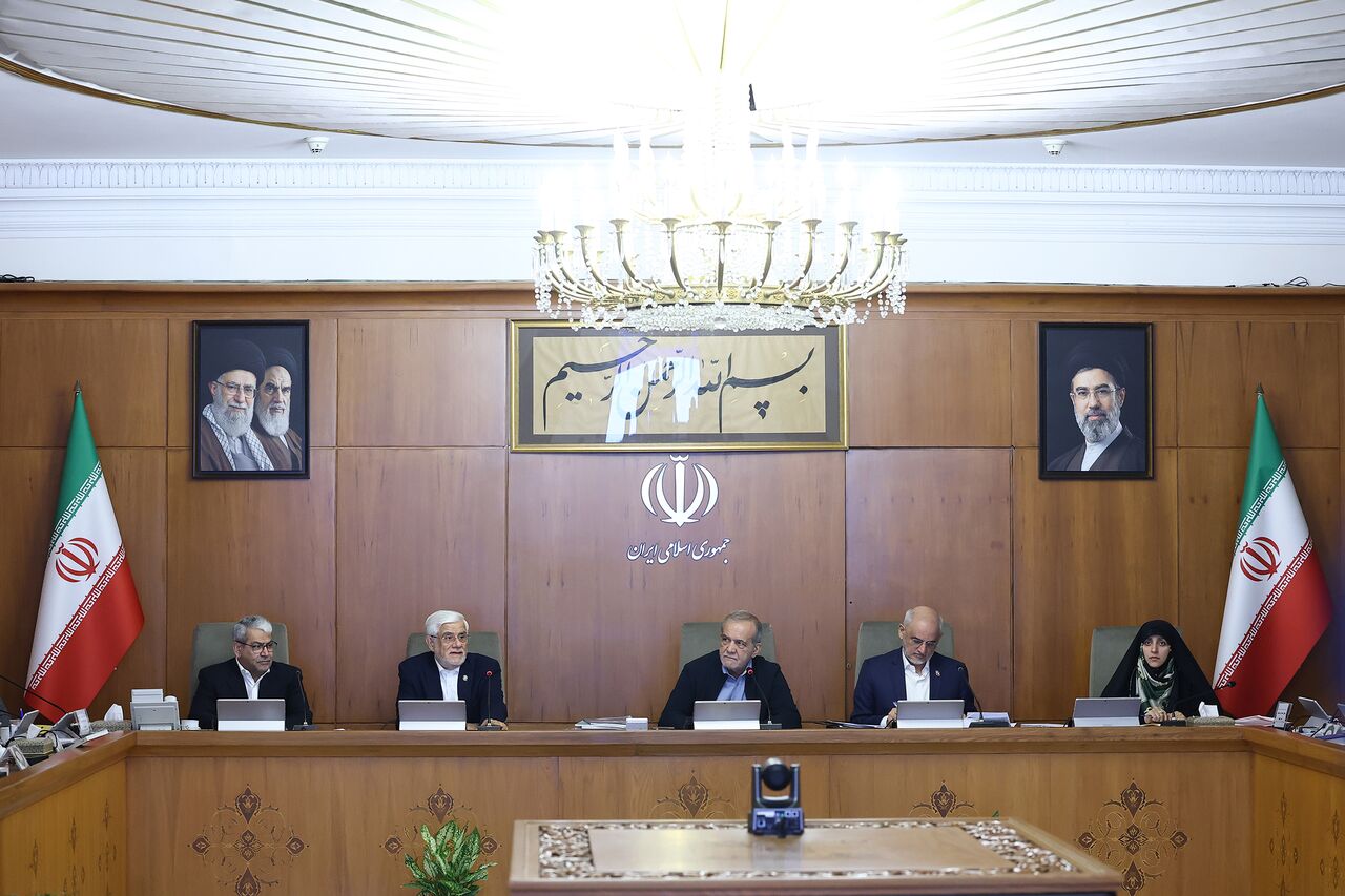 رئیس‌جمهور: دولت برای عبور از شرایط «نه جنگ، نه صلح» تلاش می‌کند